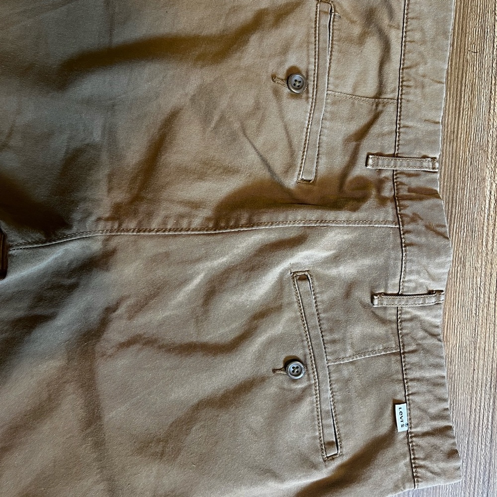 Levi’s - Picture 3 of 5
